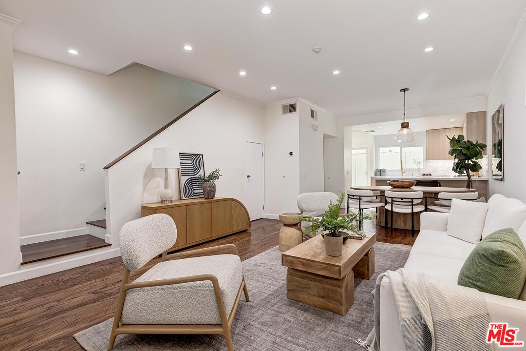 2405 34th St Unit: 27