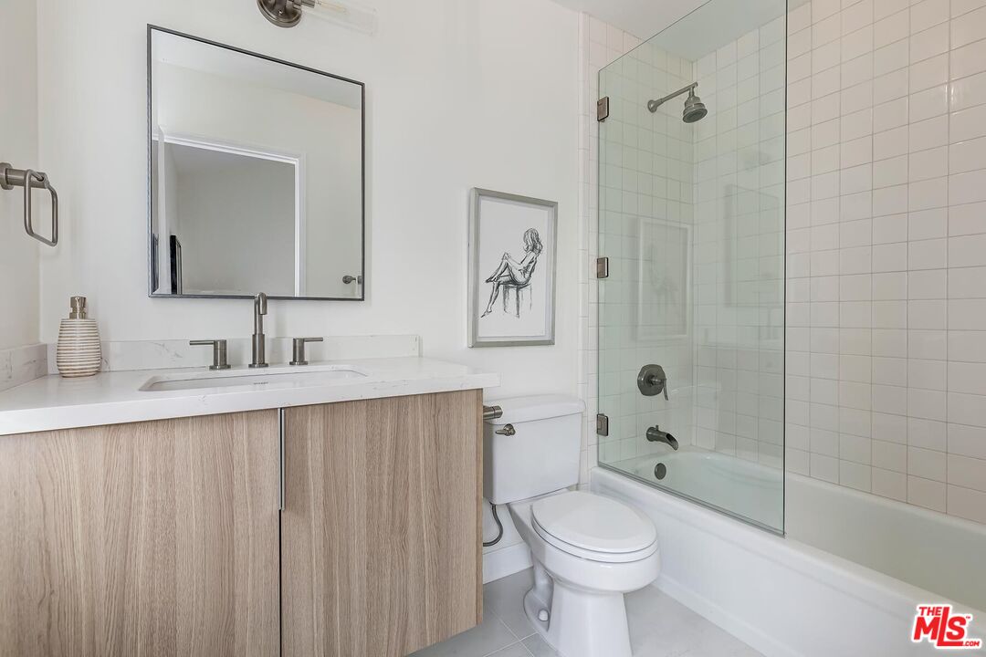 2405 34th St Unit: 27