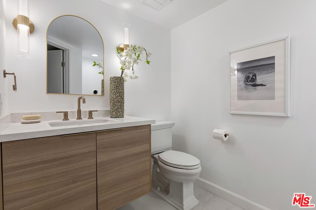 2405 34th St Unit: 27