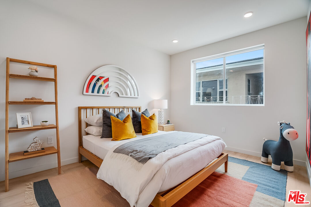 1021 S Shenandoah St Unit: 201