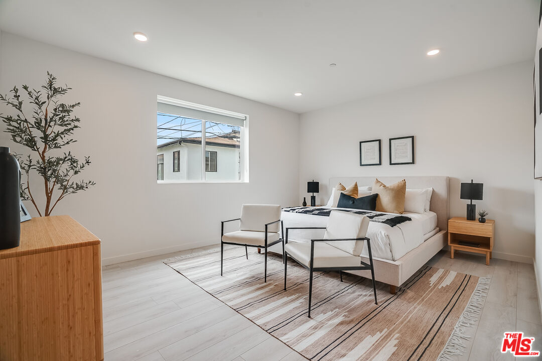 1021 S Shenandoah St Unit: 202