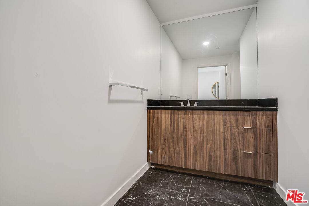 1021 S Shenandoah St Unit: 501