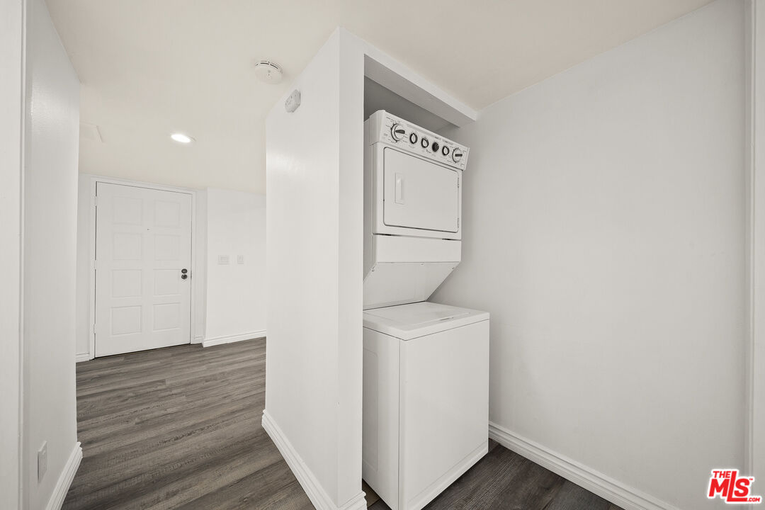 1527 9th St Unit: 201