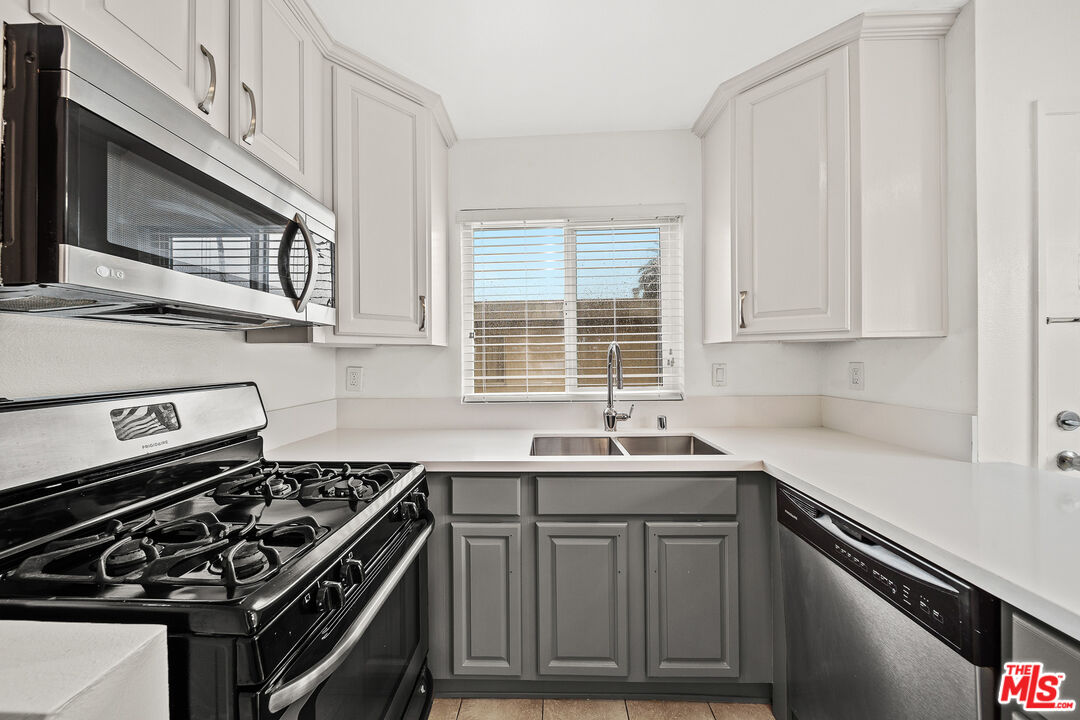 1527 9th St Unit: 201