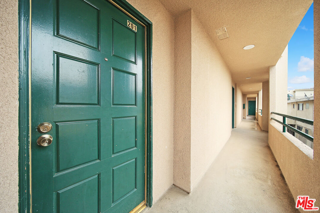 1527 9th St Unit: 201