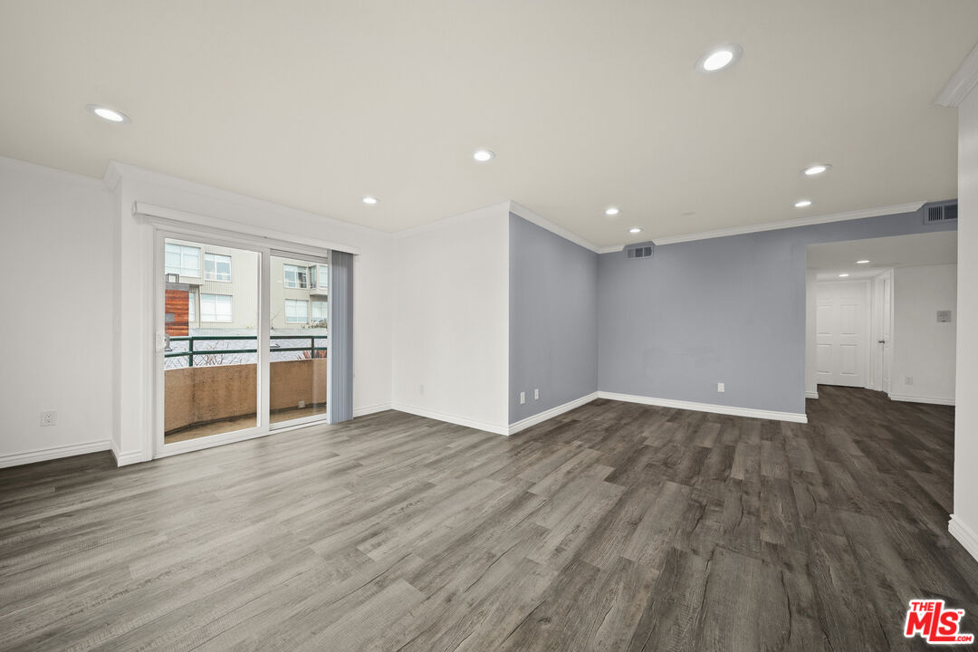 1527 9th St Unit: 201