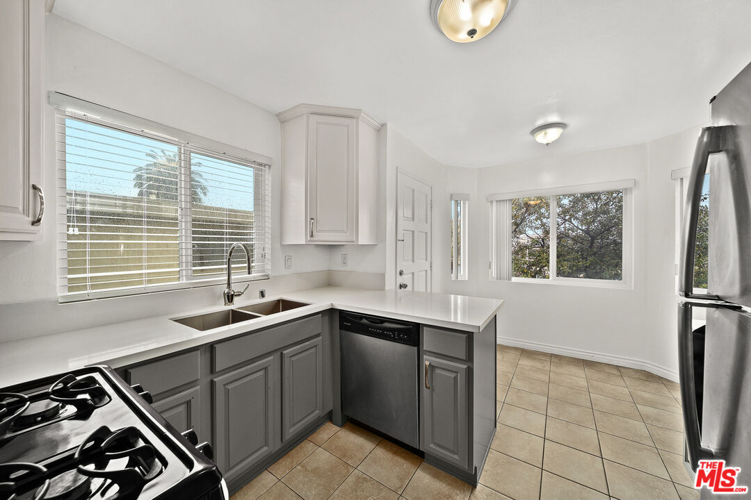 1527 9th St Unit: 201