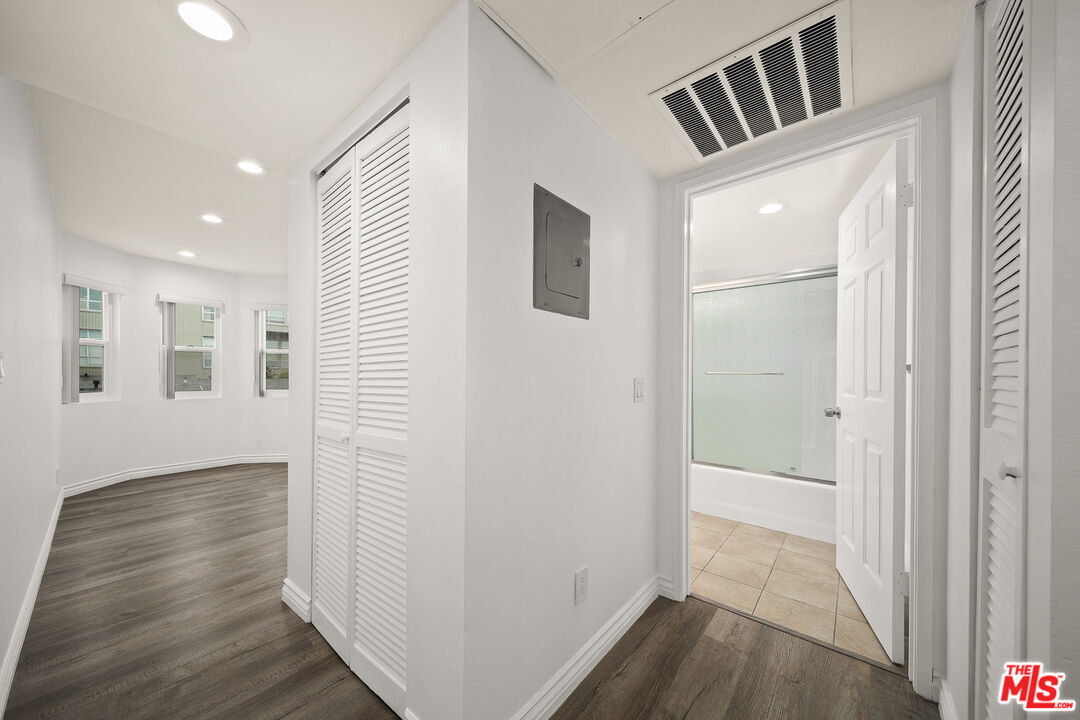 1527 9th St Unit: 201