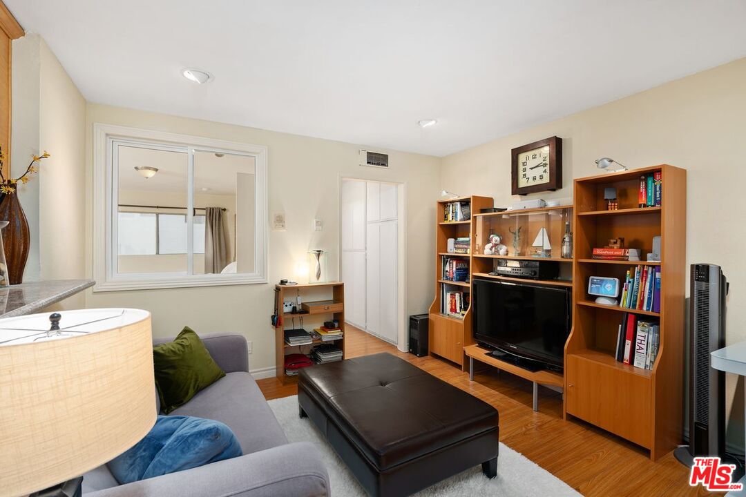 1414 N Fairfax Ave Unit: 108