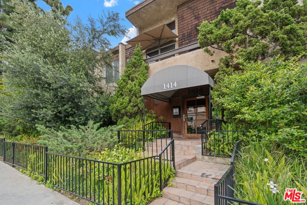 1414 N Fairfax Ave Unit: 108