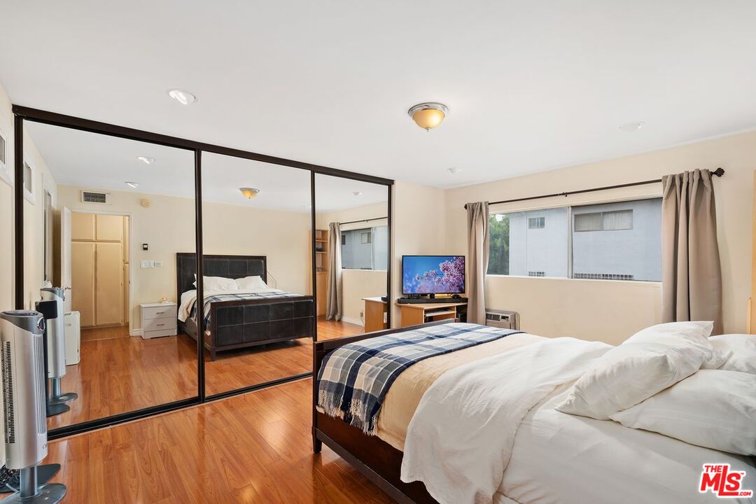 1414 N Fairfax Ave Unit: 108