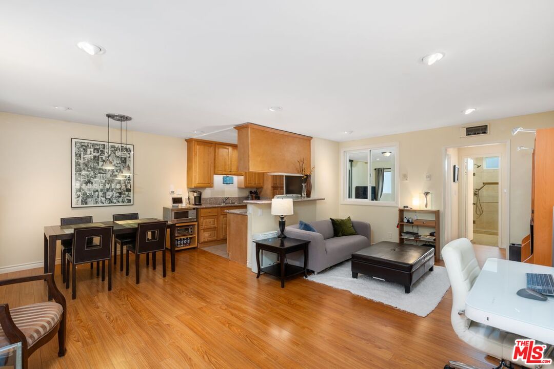 1414 N Fairfax Ave Unit: 108