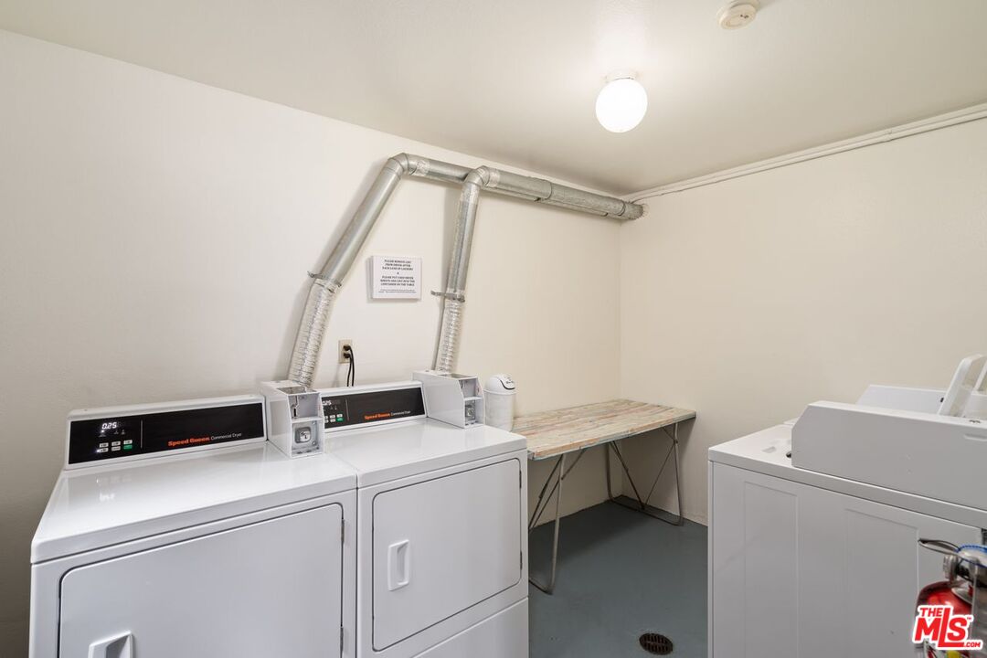 1414 N Fairfax Ave Unit: 108