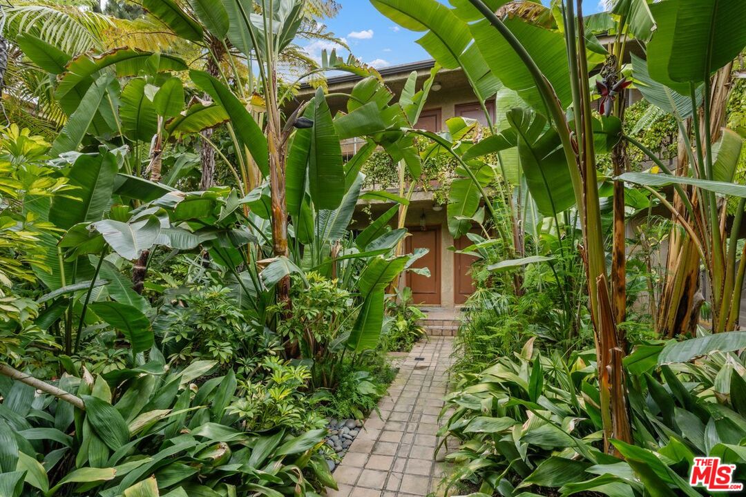 1414 N Fairfax Ave Unit: 108