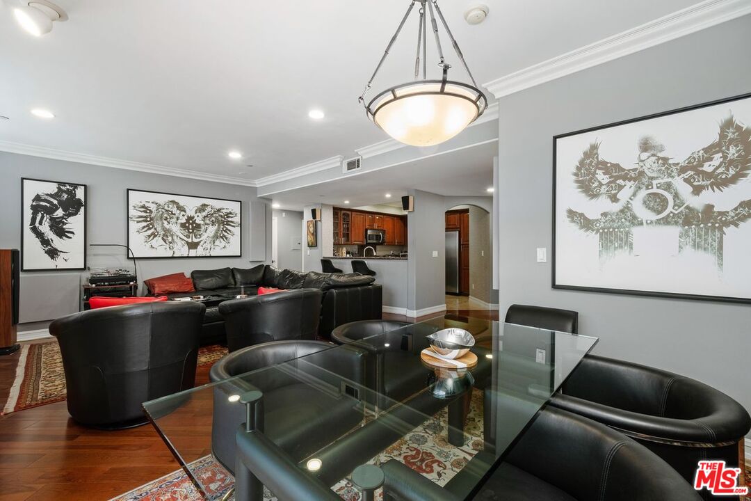 4237 Longridge Ave Unit: 304