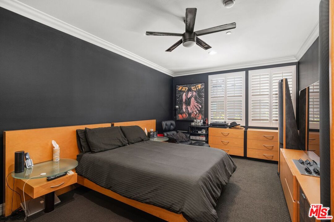 4237 Longridge Ave Unit: 304