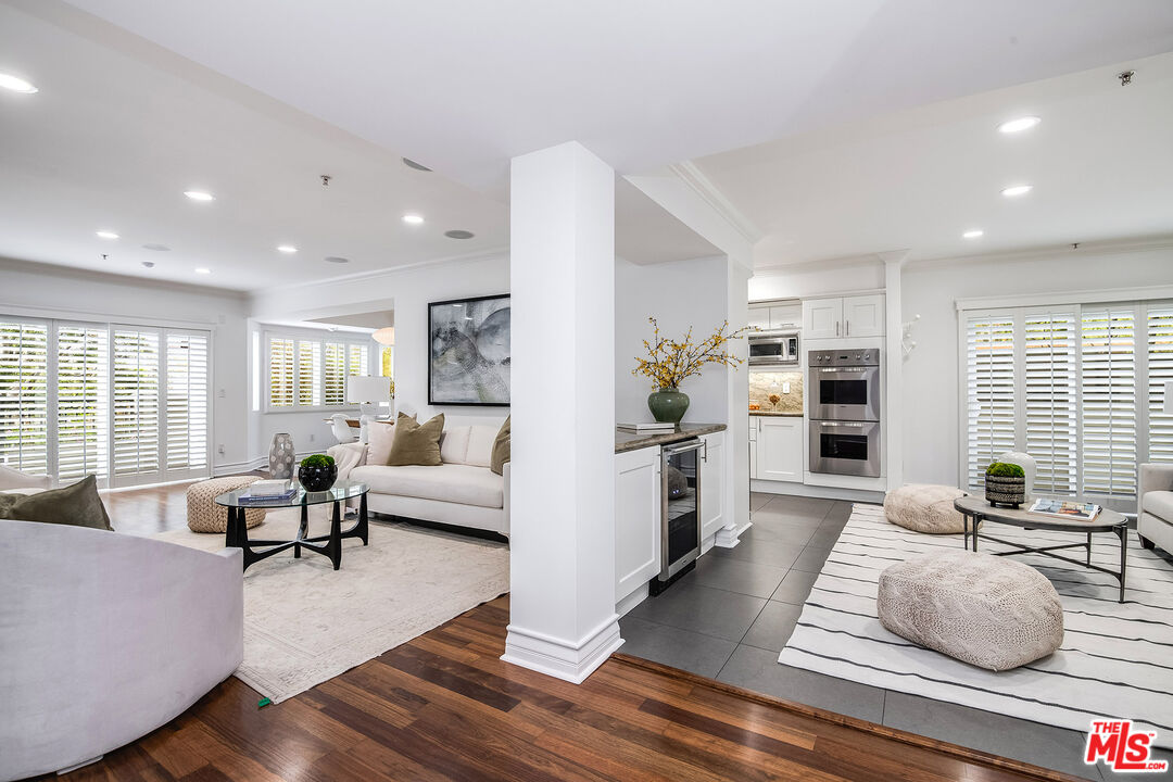 724 S Westgate Ave Unit: 102