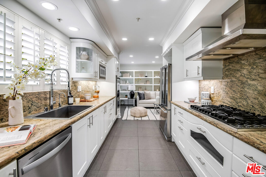 724 S Westgate Ave Unit: 102