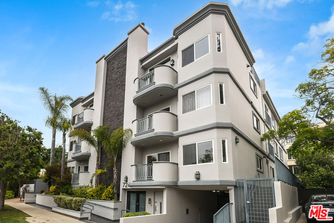 724 S Westgate Ave Unit: 102