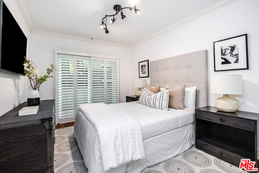 724 S Westgate Ave Unit: 102