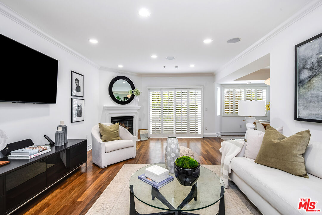 724 S Westgate Ave Unit: 102