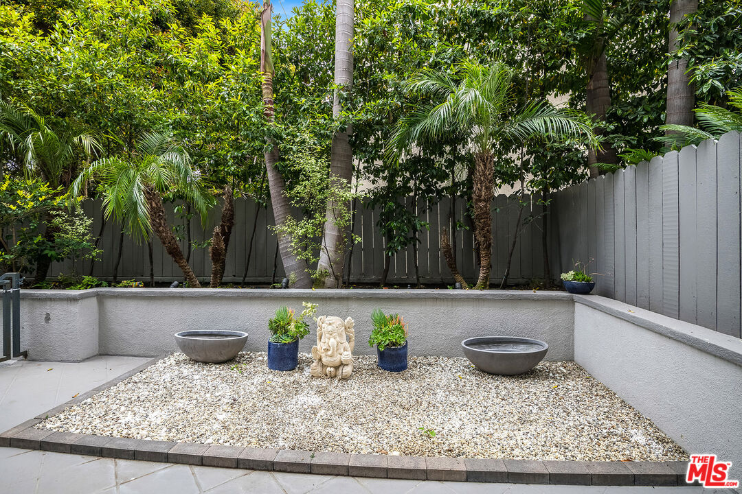 724 S Westgate Ave Unit: 102