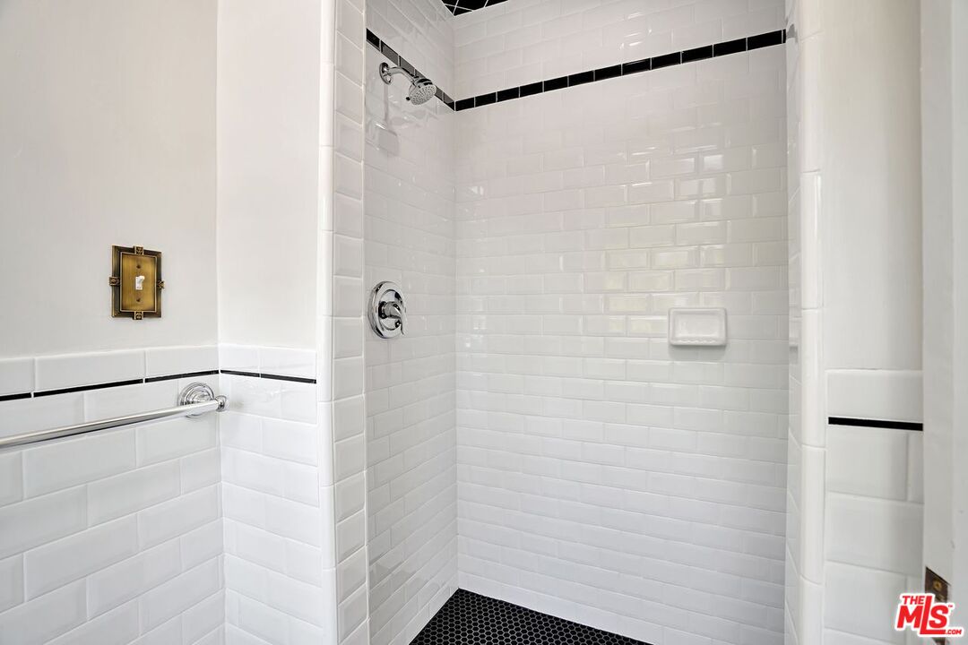 362 N Avenue 57 Unit: 1/4