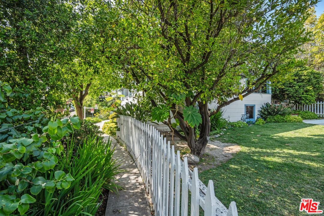 362 N Avenue 57 Unit: 1/4