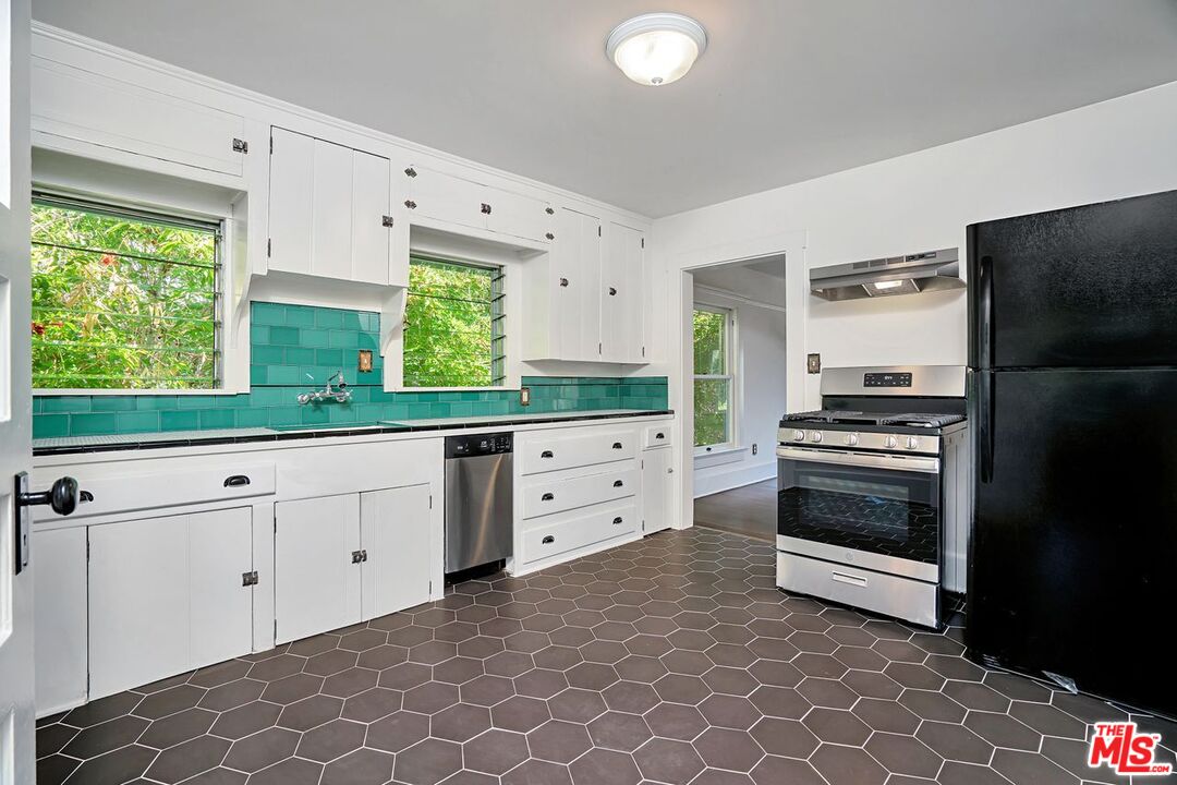 362 N Avenue 57 Unit: 1/4