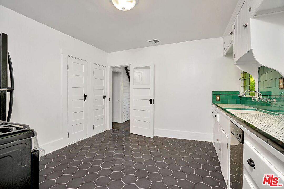 362 N Avenue 57 Unit: 1/4