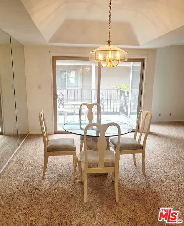 439 N Doheny Dr Unit: 304