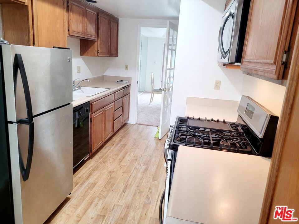 439 N Doheny Dr Unit: 304