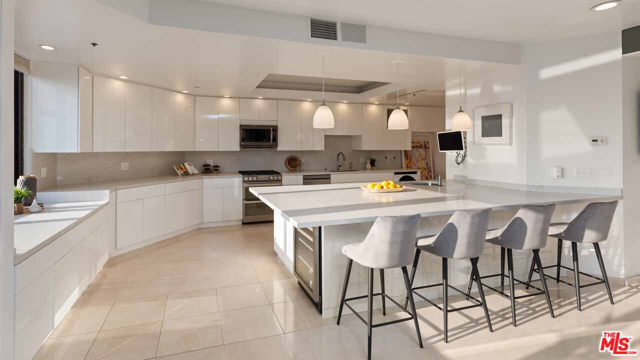 10560 Wilshire Blvd Unit: 1405