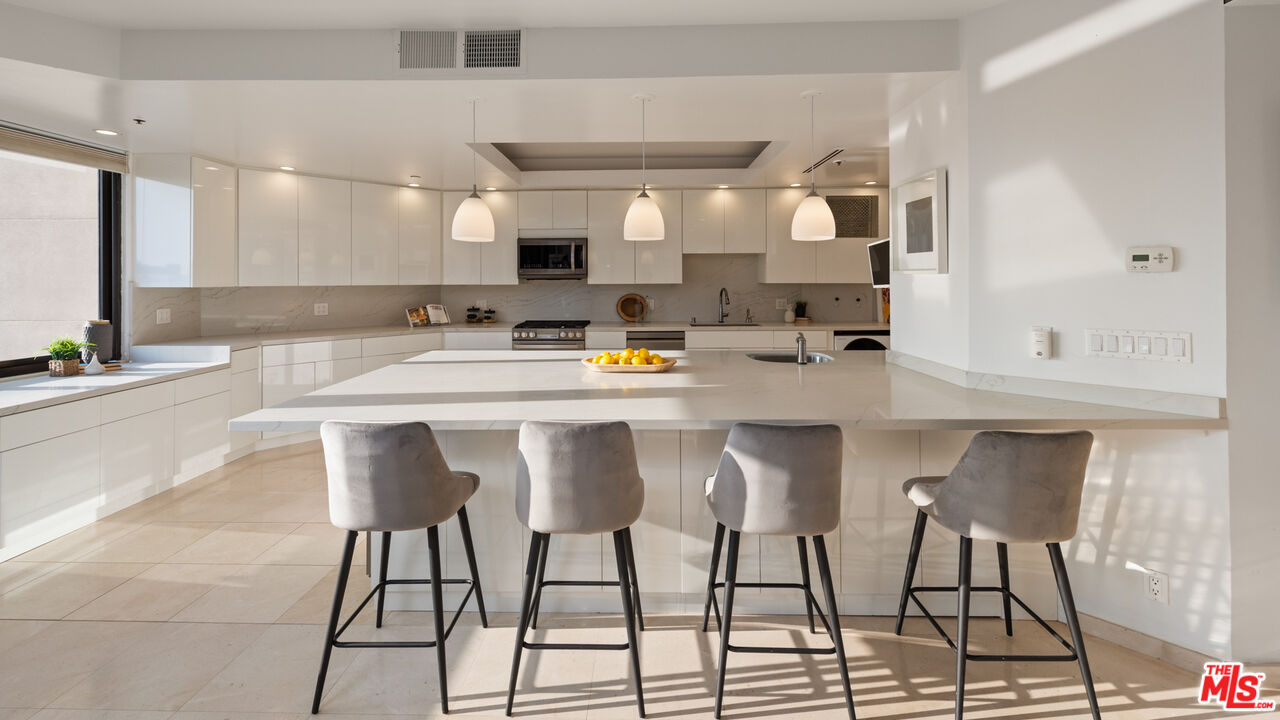 10560 Wilshire Blvd Unit: 1405