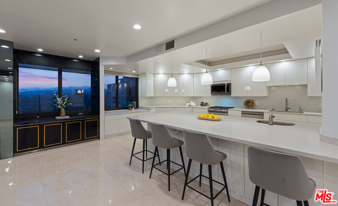 10560 Wilshire Blvd Unit: 1405