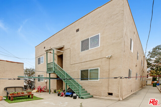 350 N Orange Grove Ave Unit: 4