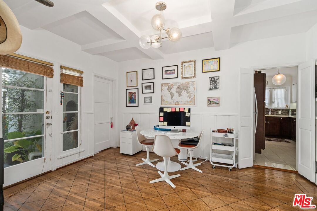 321 N La Peer Dr Unit: Lower Unit