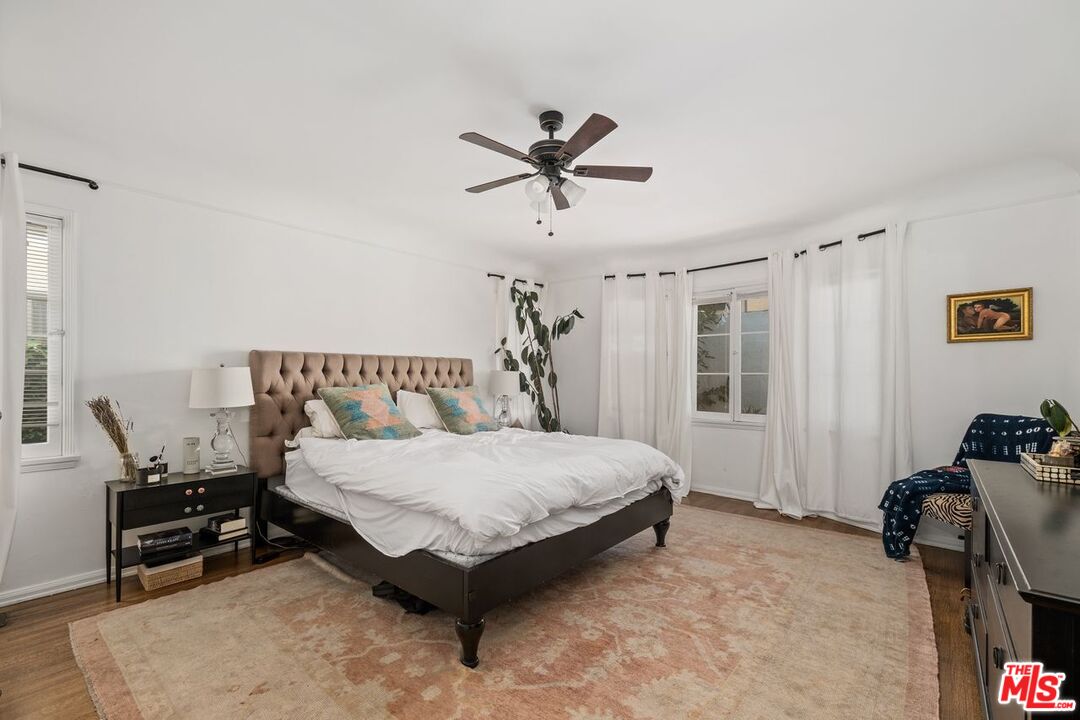 321 N La Peer Dr Unit: Lower Unit