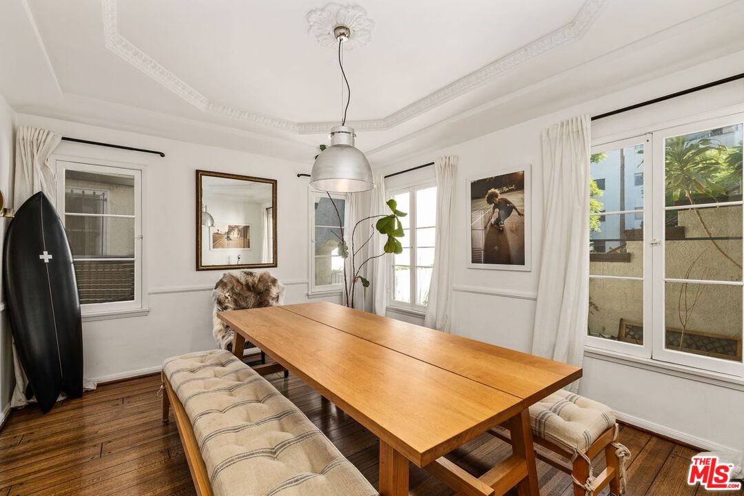 321 N La Peer Dr Unit: Lower Unit