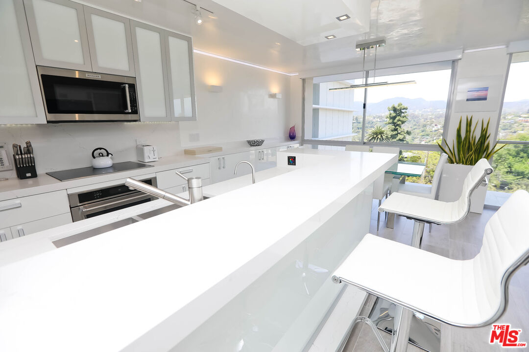 201 Ocean Ave Unit: 910B