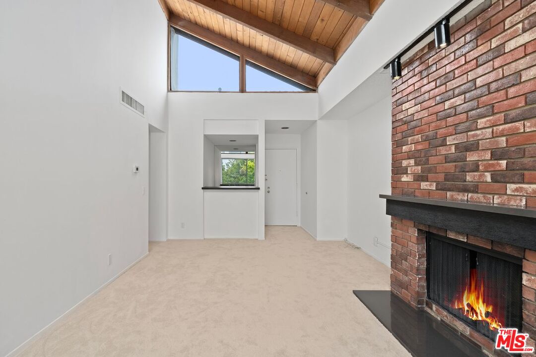 1340 S BEVERLY GLEN BLVD Unit: 303