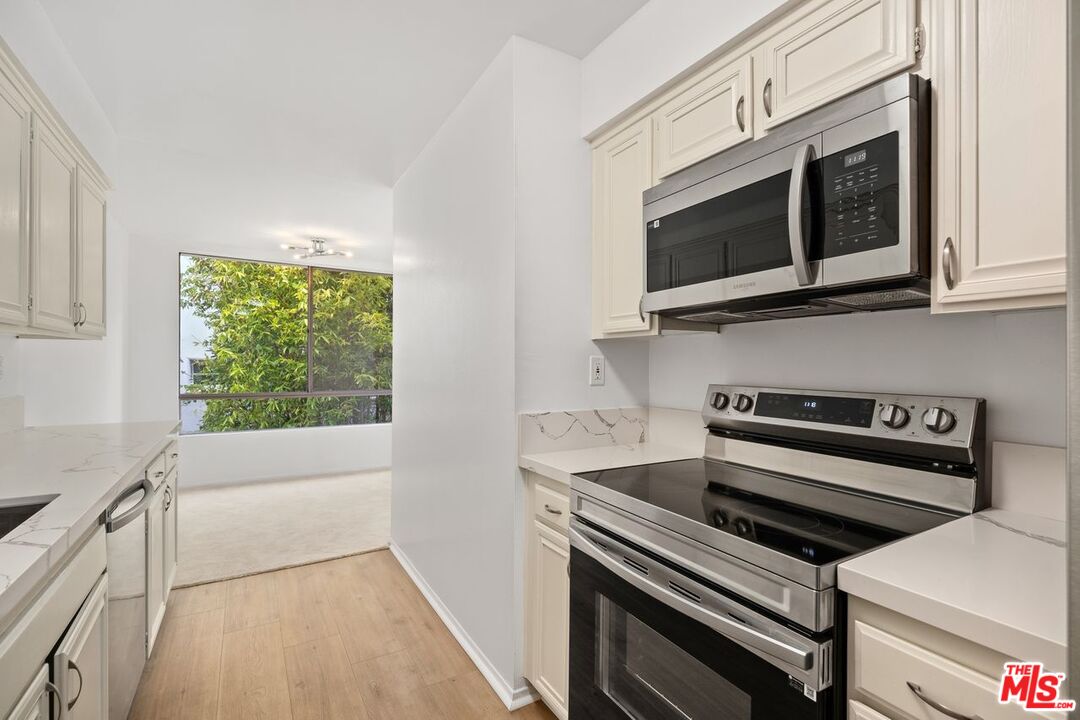 1340 S BEVERLY GLEN BLVD Unit: 303