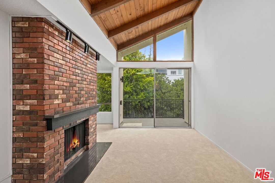 1340 S BEVERLY GLEN BLVD Unit: 303