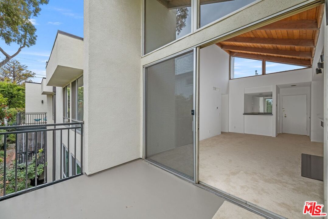 1340 S BEVERLY GLEN BLVD Unit: 303