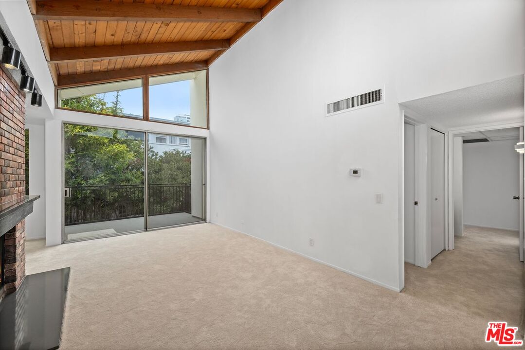 1340 S BEVERLY GLEN BLVD Unit: 303