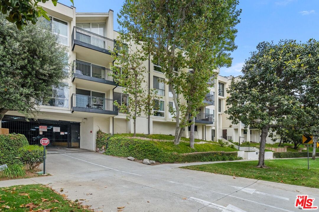 1340 S BEVERLY GLEN BLVD Unit: 303