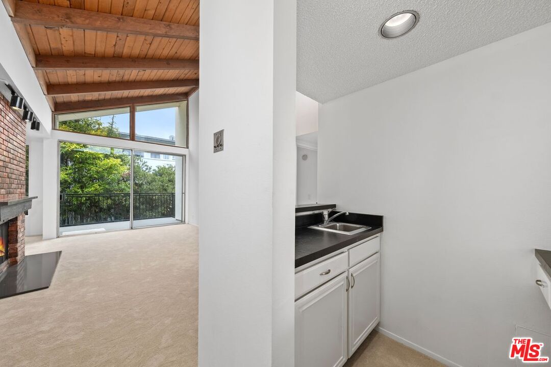 1340 S BEVERLY GLEN BLVD Unit: 303