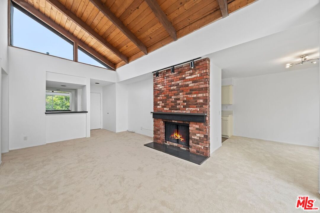 1340 S BEVERLY GLEN BLVD Unit: 303