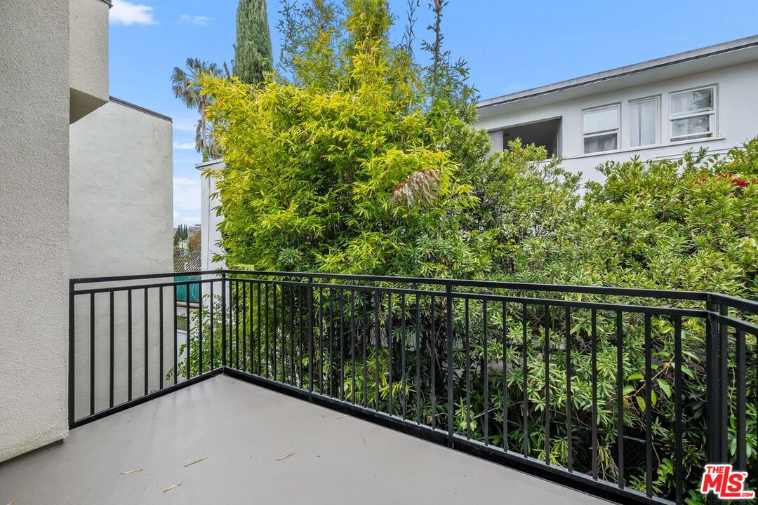 1340 S BEVERLY GLEN BLVD Unit: 303