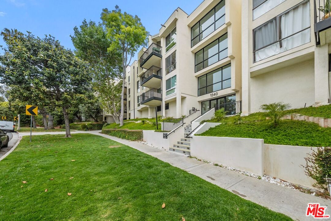 1340 S BEVERLY GLEN BLVD Unit: 303